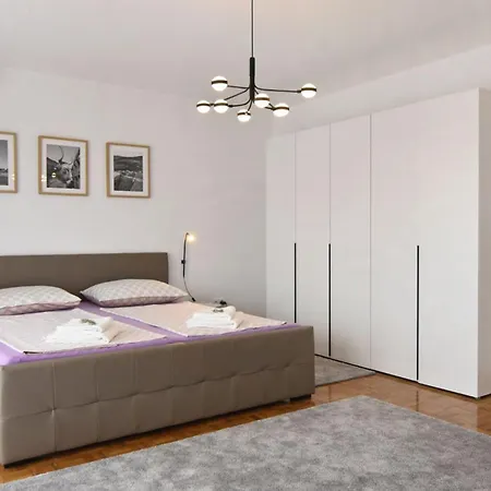 Sunny In Apartman *