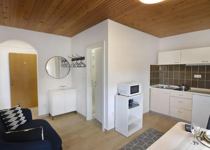 Apartment Sunny In *